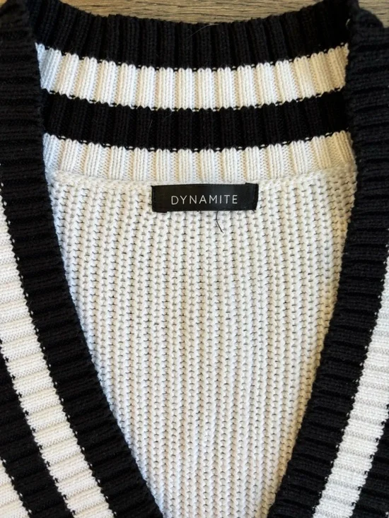 Dynamite White Knit V-Neck Vest with Black Stripe Trim - Picture 3 of 4